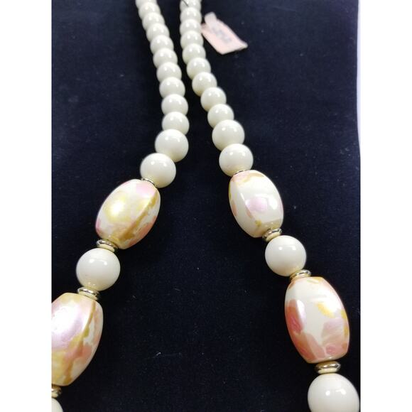 Coro Cream Marbleized Graduated Beaded Signed Vintage Single Strand Necklace - Picture 10 of 10